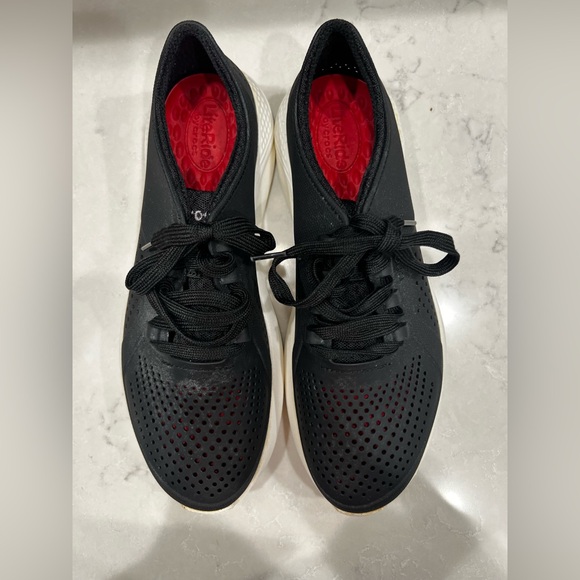 Crocs Men's InMotion Pacer Shoes with Bungee Laces - Picture 2 of 6